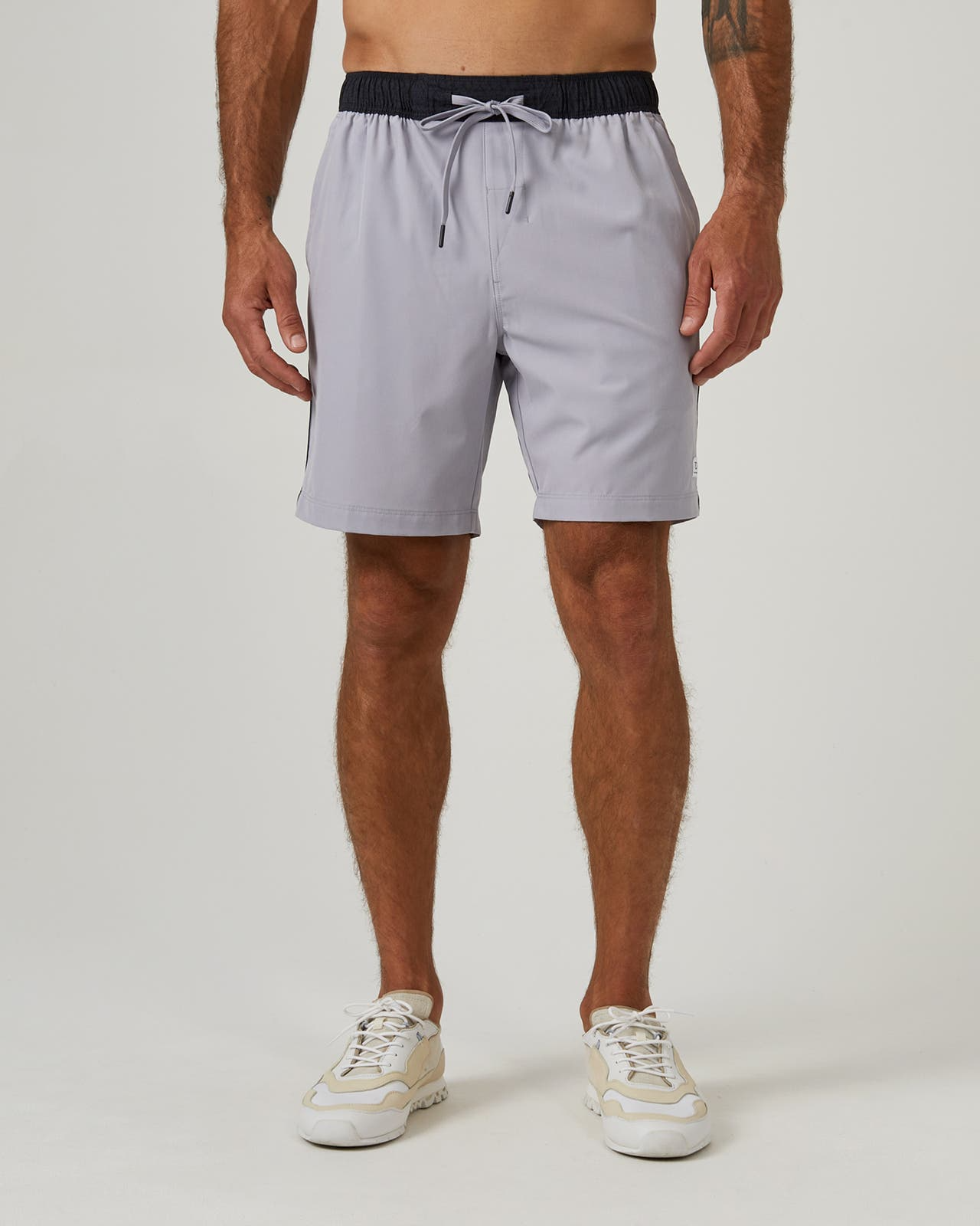 Solid Contrast Core Active 7" Short