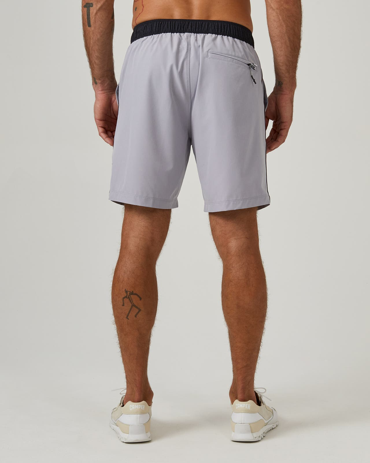 Solid Contrast Core Active 7" Short