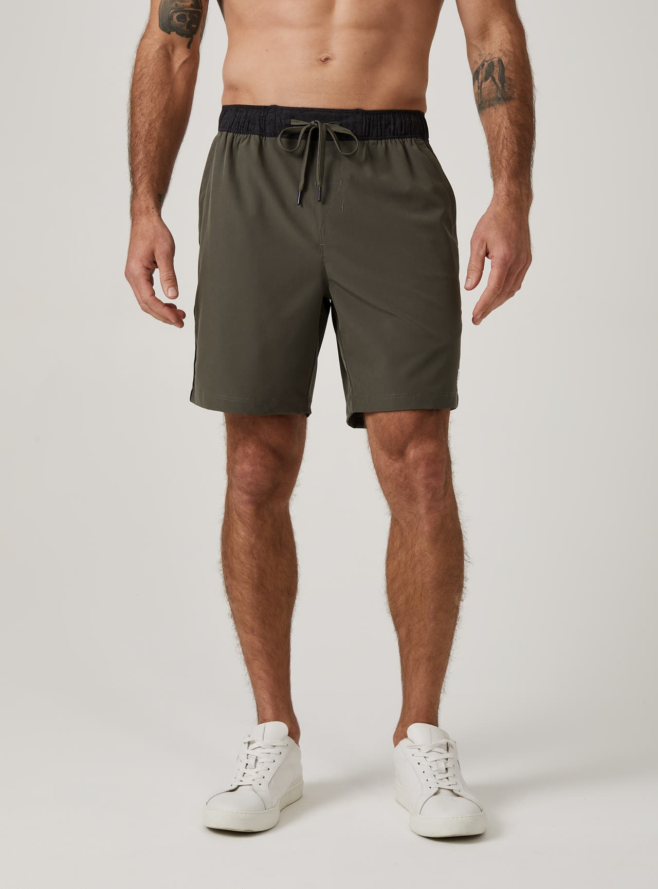 Solid Contrast Core Active 7" Short