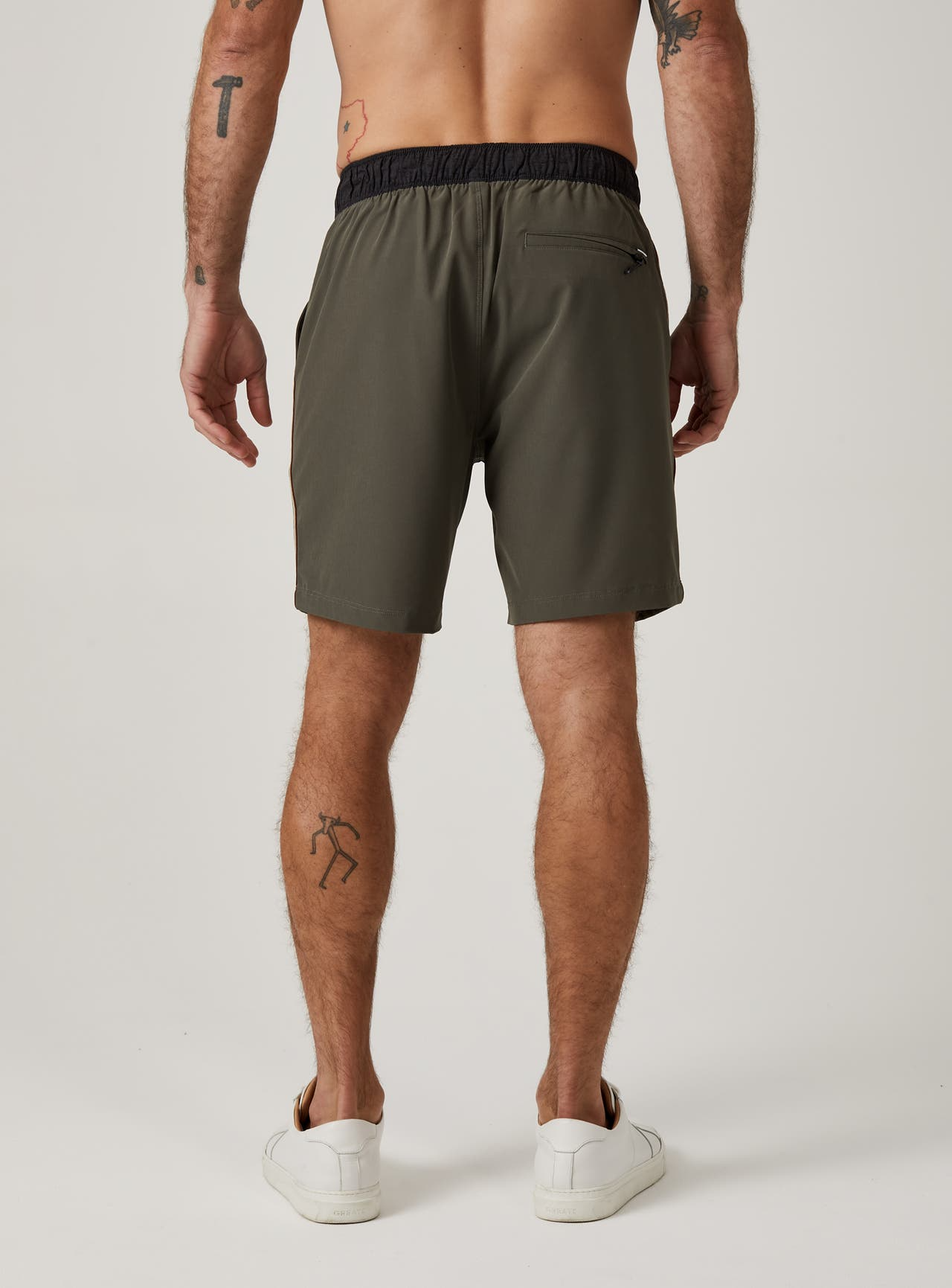 Solid Contrast Core Active 7" Short